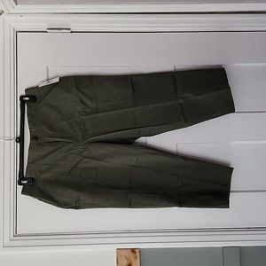 NWT. Christopher & Banks. Olive Green crop pants. 14(P)